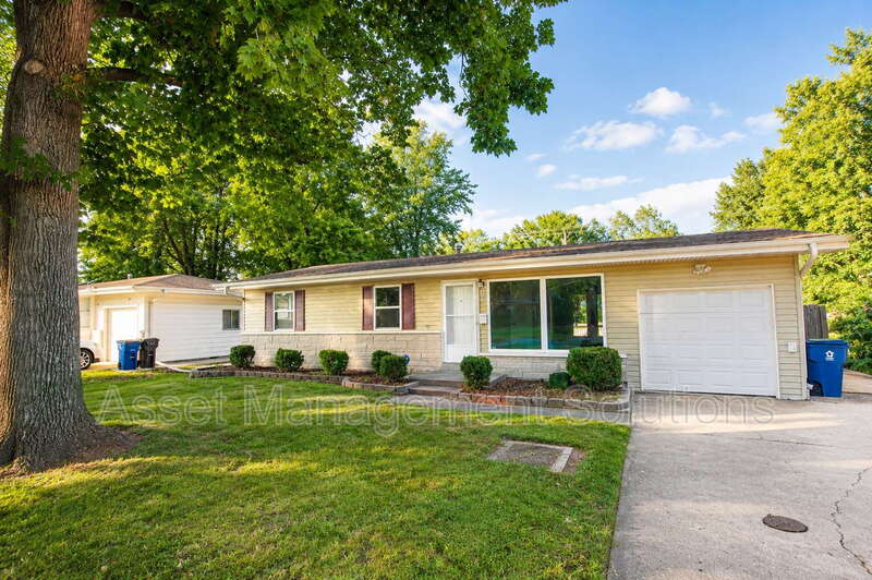 Hazelwood House: 723 Riderwood Drive