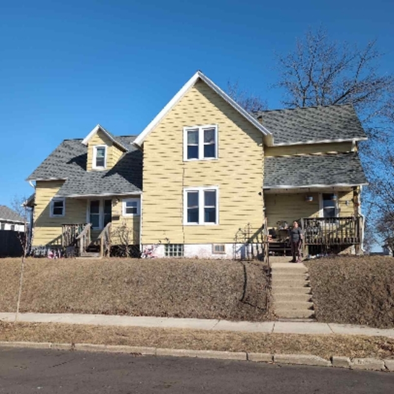 Sheboygan Condo: 902-904 Swift Avenue - 902 - lower