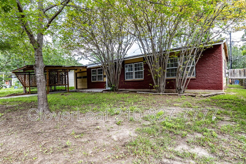 San Antonio House: 231 Craigmont Ln