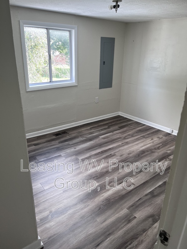 Huntington Condo: 4508 Rear Riverside Drive