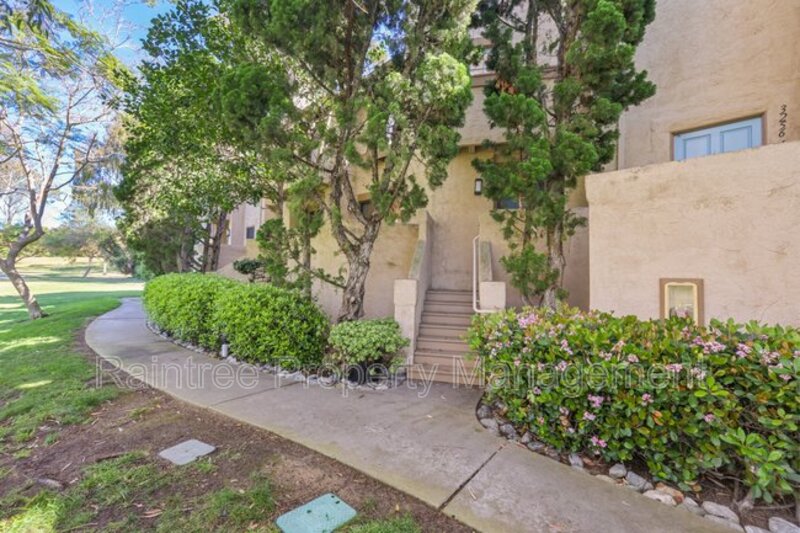 La Jolla Condo: 3256 Via Marin