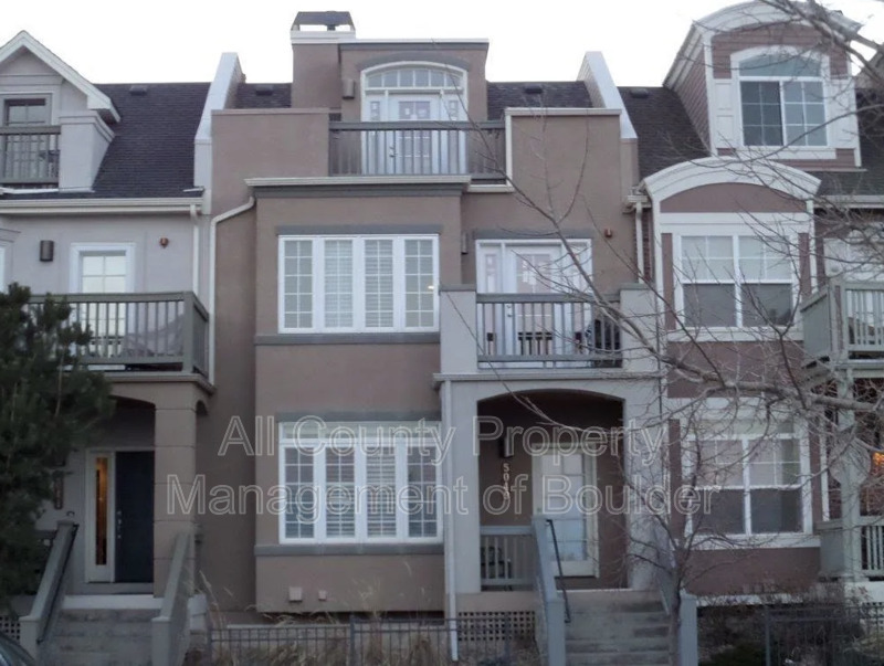 Boulder Townhome: 5049 5th St
