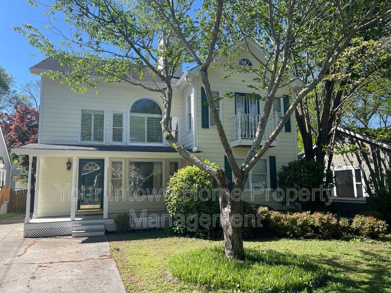 Atlanta House: 1207 Oglethorpe Ave NE
