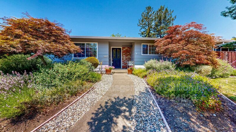 Santa Rosa House: 5617 Dupont Dr