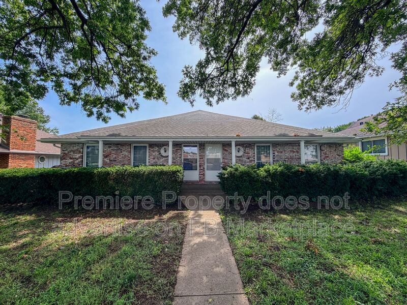 Kansas City Townhome: 4327 Sterling Ave