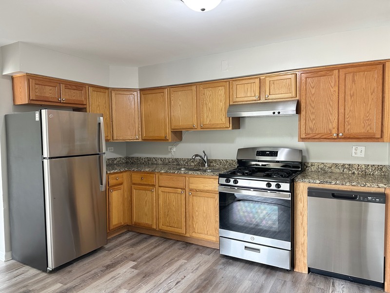Hickory Hills Condo: 8656 S 84th Ct Unit 1SE