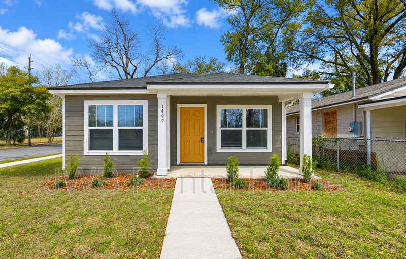 Jacksonville House: 1499 Logan St