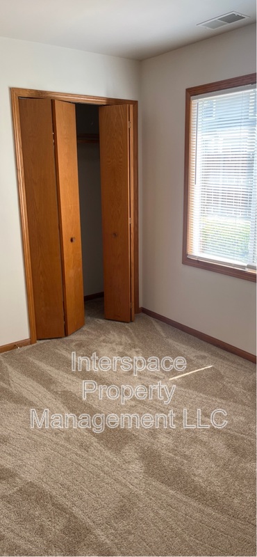 Crest Hill Condo: 1335 Rock Run Drive - 1 & E