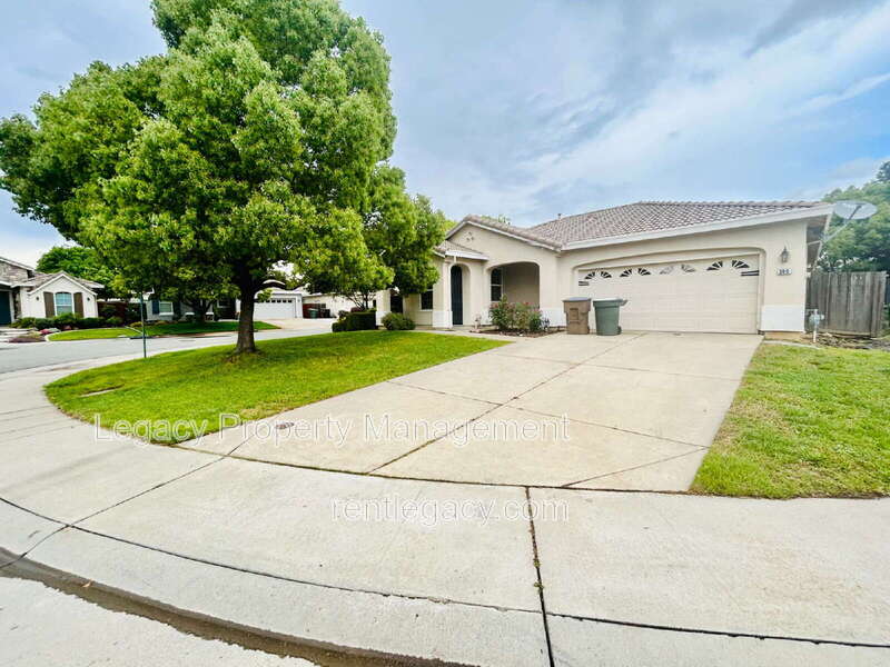 Lincoln House: 300 Dedham Ct