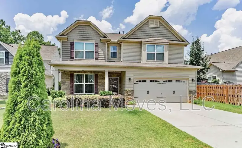 Simpsonville House: 4 Cedar Hill Court
