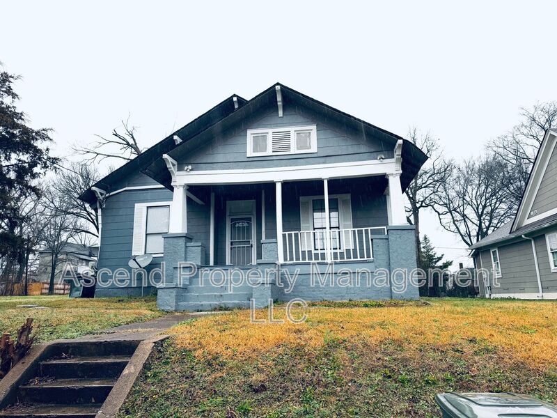 Chattanooga House: 2111 Chamberlain Ave