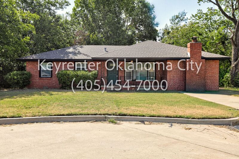 Norman House: 1524 Rowena Lane