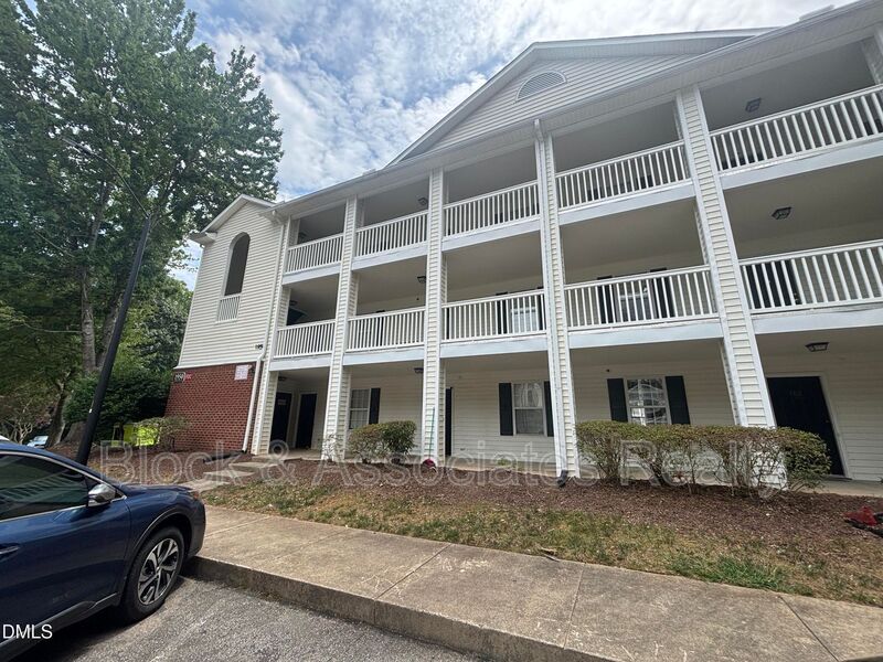 Raleigh Condo: 1950 Trailwood Heights