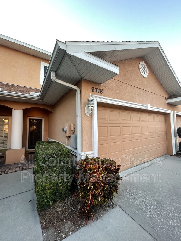 Seminole Townhome: 9718 Taylor Rose Lane