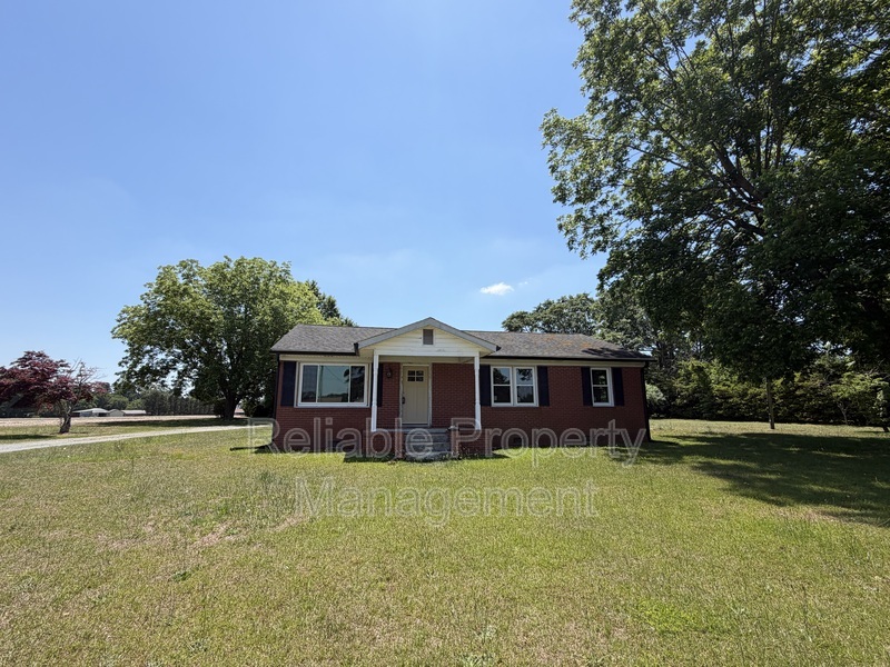 Princeton House: 1638 Evans Rd