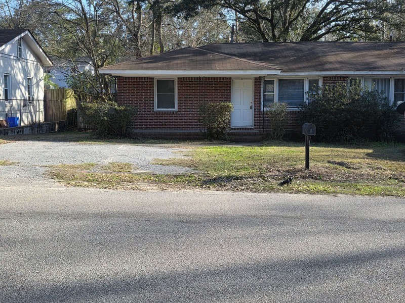 Hanahan Condo: 1129 Berkeley St