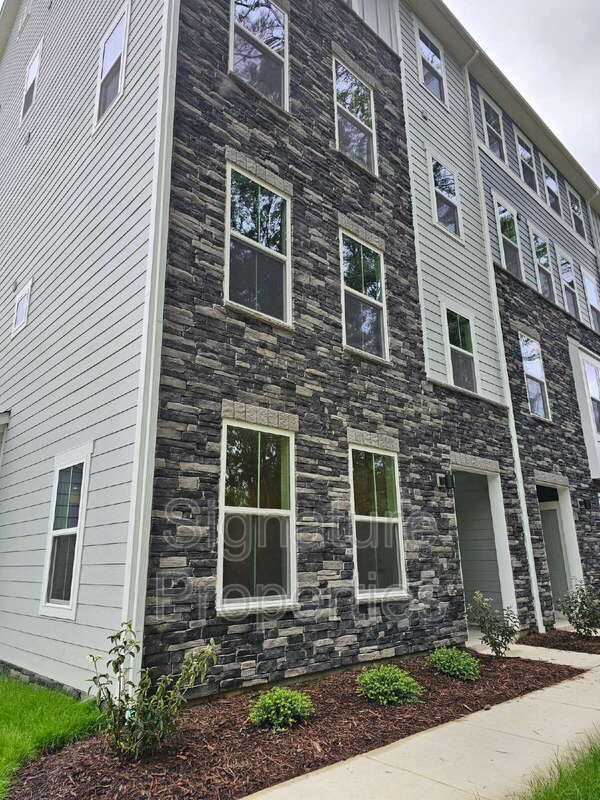 Glen Allen Townhome: 8026 Lake Laurel Lane