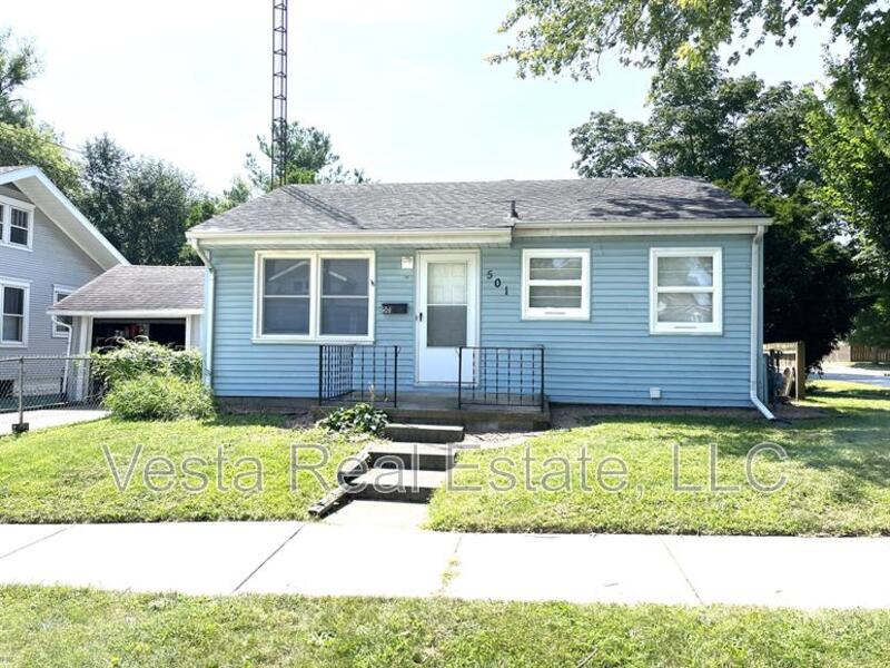 Bloomington House: 501 University Ave