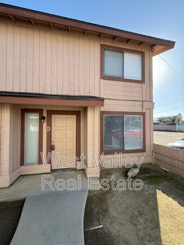 Taft Condo: 205 W Ash