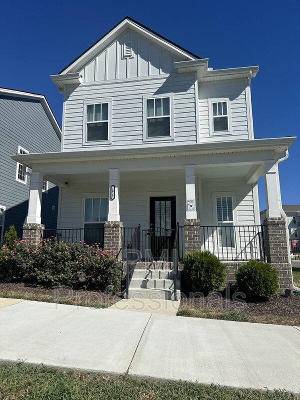 Nolensville House: 1022 Stoneleigh Ln