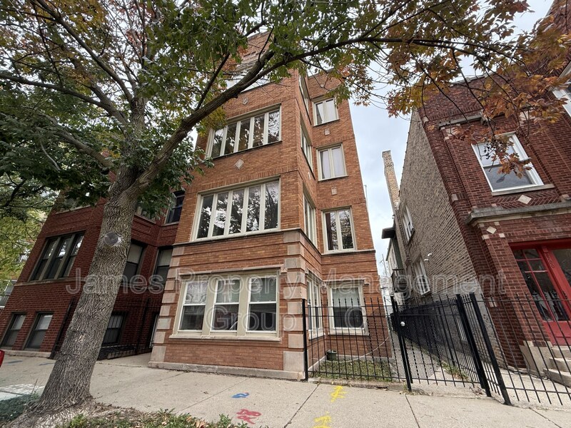 Chicago Condo: 3702 Wrightwood Ave Unit G
