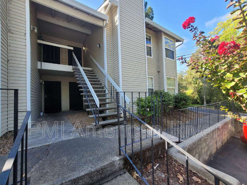 Carmichael House: 7131 Stella Ln