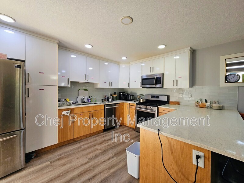 Edmonton Condo: 10427 69 Avenue Northwest