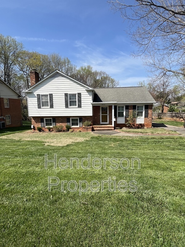 Charlotte House: 5906 Colchester Place