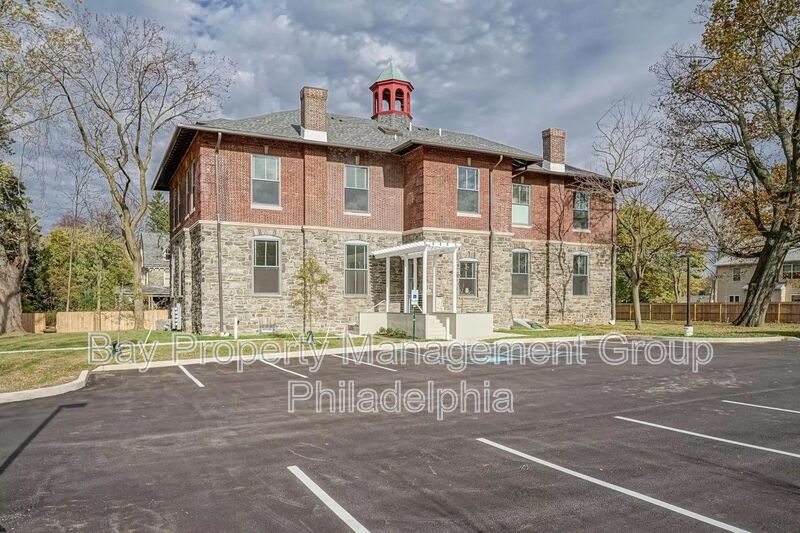 Wyndmoor Condo: 1400 E Willow Grove Ave