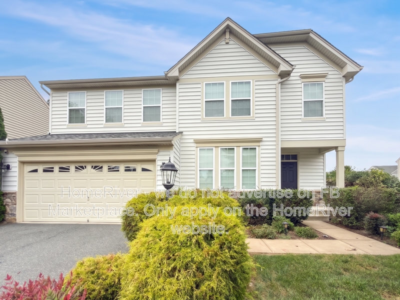Stafford House: 65 Wagoneers Ln
