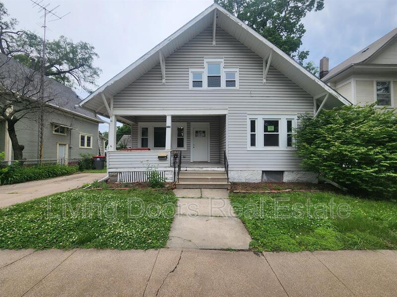 Lincoln Condo: 711 N 30 St
