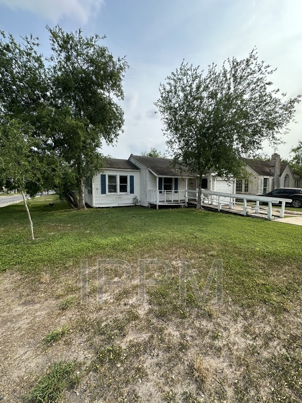 Harlingen House: 501 W Pierce Ave