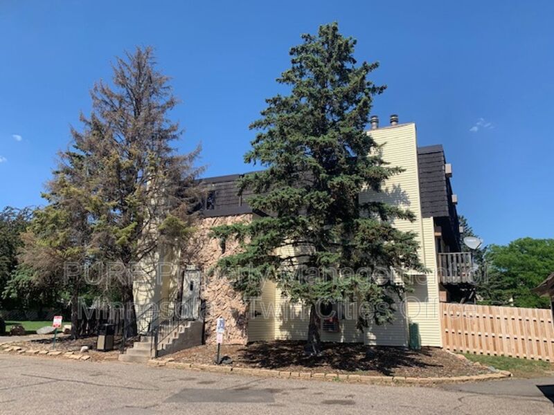 Brooklyn Park Condo: 7282 72nd Ln N