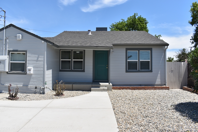Tracy House: 1720 Bessie Avenue