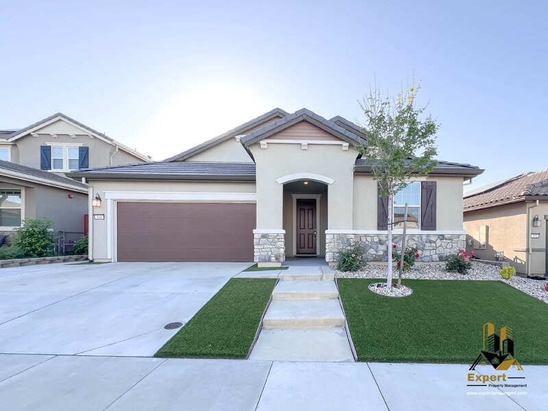 Lincoln House: 160 Hermosa Ct