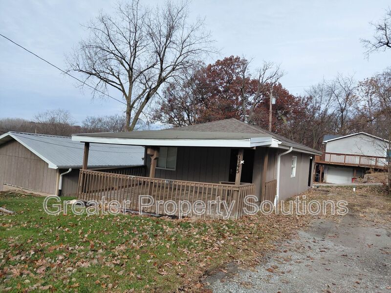 Cedar Lake House: 7345 W 128th Place