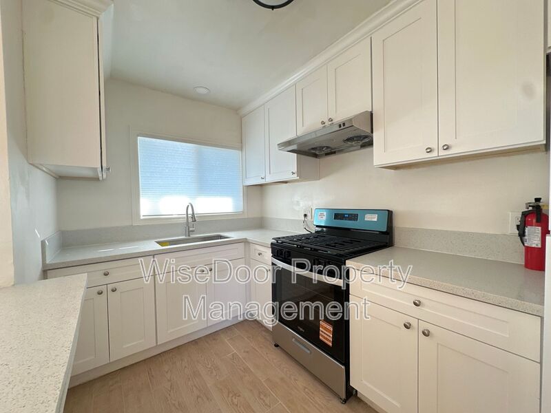 Temple City Condo: 5934 D