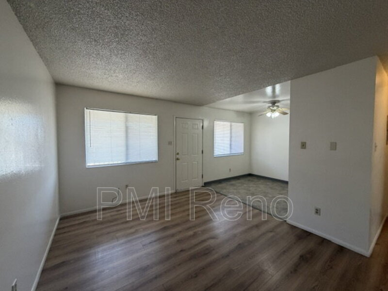 Sparks Condo: 415 Greenbrae Dr