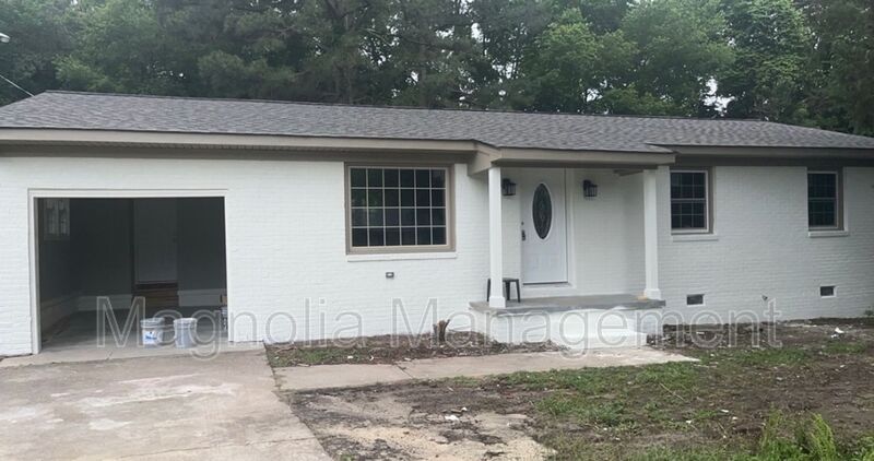 Henderson House: 943 Patton Circle