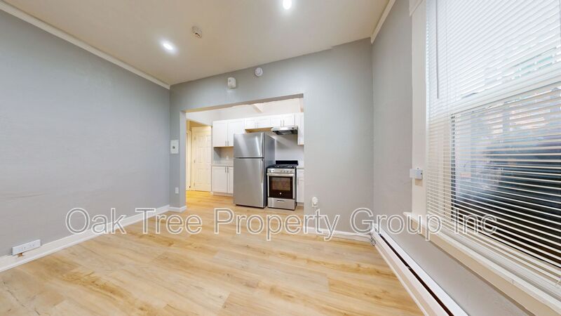 Oakland House: 144 Grand Ave