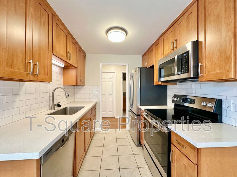 Kirkland Condo: 325 5th Ave S