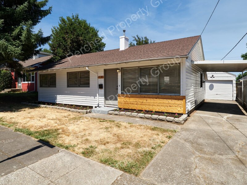 Portland House: 1135 NE Holland Street