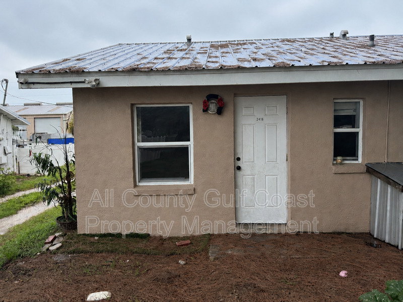 Bradenton House: 2416 10th St W