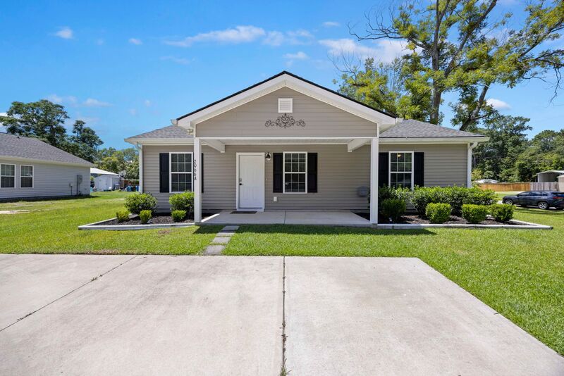 Summerville House: 2066A Central Ave