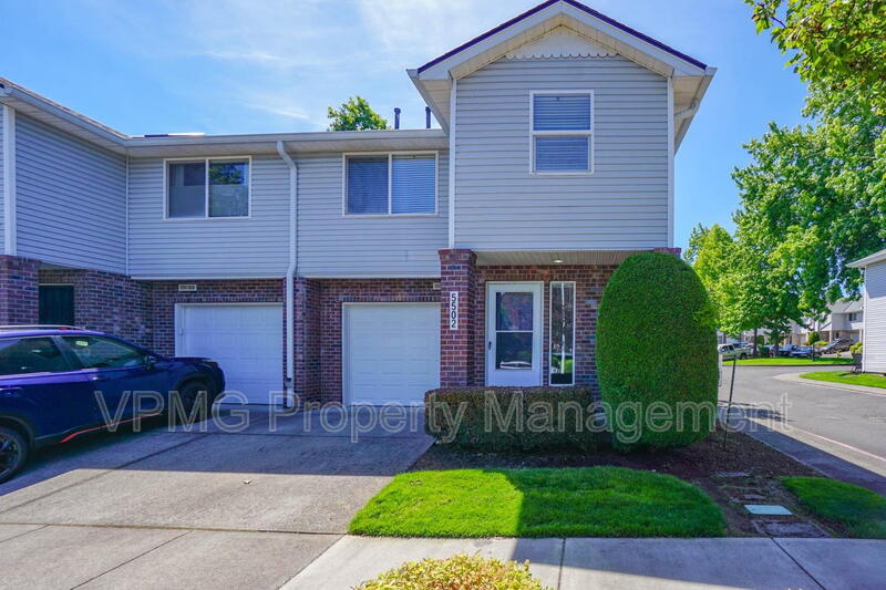 Vancouver Townhome: 5502 NE 89th Ave