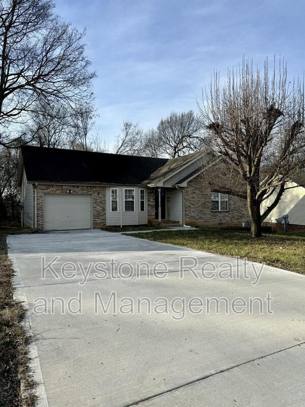 Clarksville House: 3289 N. Senseney Circle