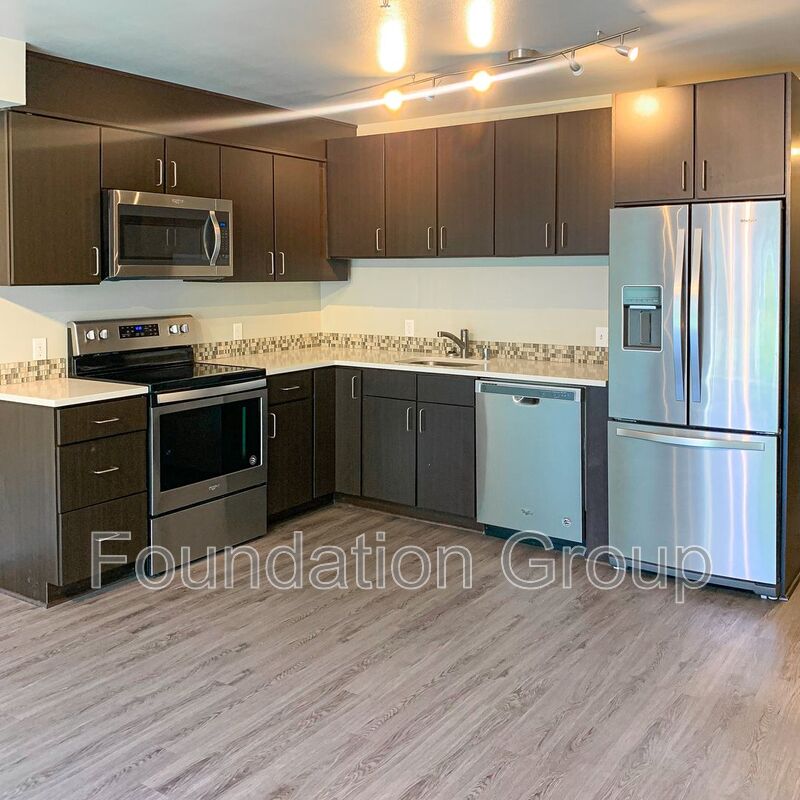 Seattle House: 2400 E Boston St