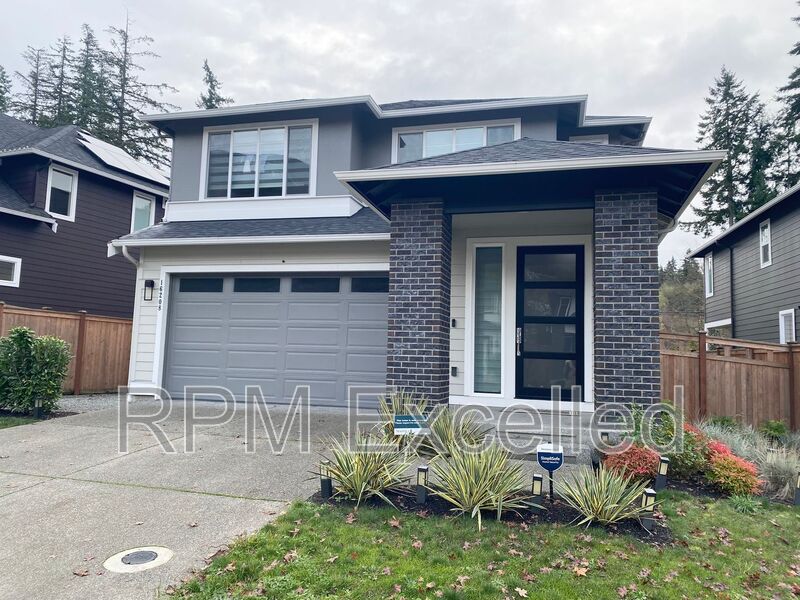 Lake Tapps House: 16208 27th St Ct E