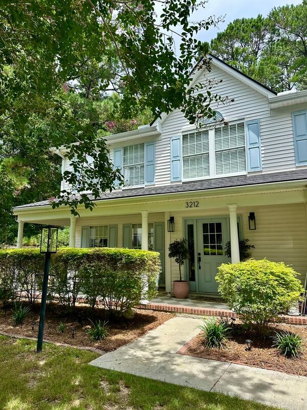 Mount Pleasant House: 3212 Rose Walk