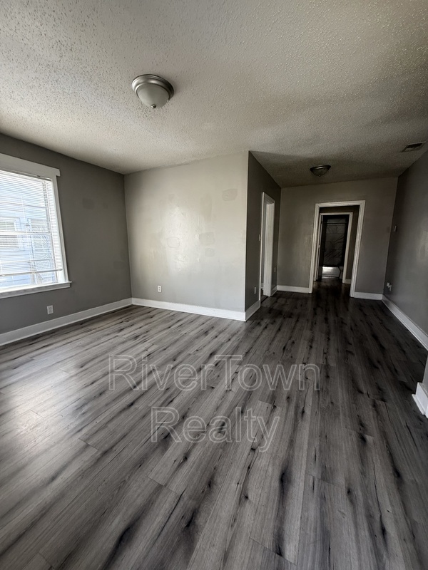 Memphis Condo: 3757 Fairmont Ave